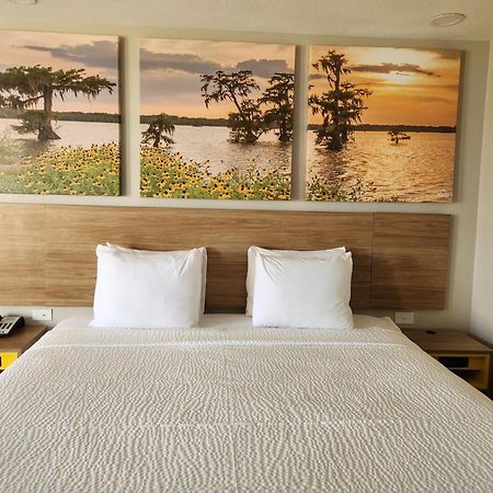 Days Inn By Wyndham Lafayette Scott Екстериор снимка