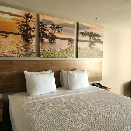 Days Inn By Wyndham Lafayette Scott Екстериор снимка