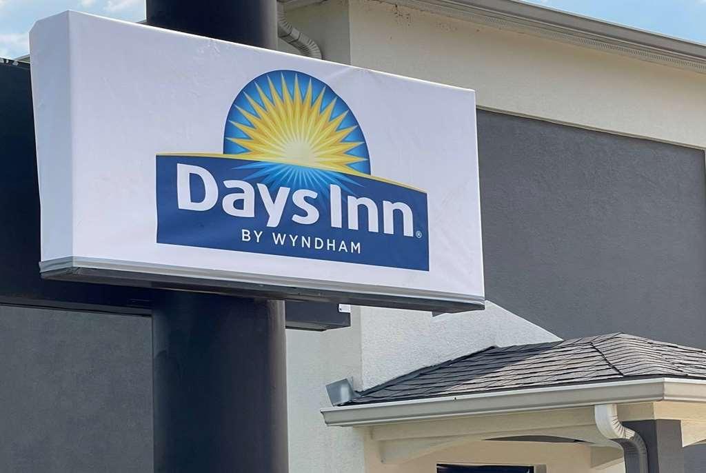 Days Inn By Wyndham Lafayette Scott Екстериор снимка