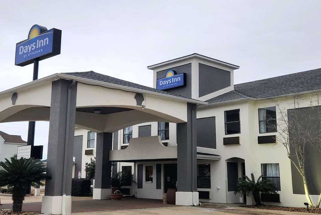 Days Inn By Wyndham Lafayette Scott Екстериор снимка