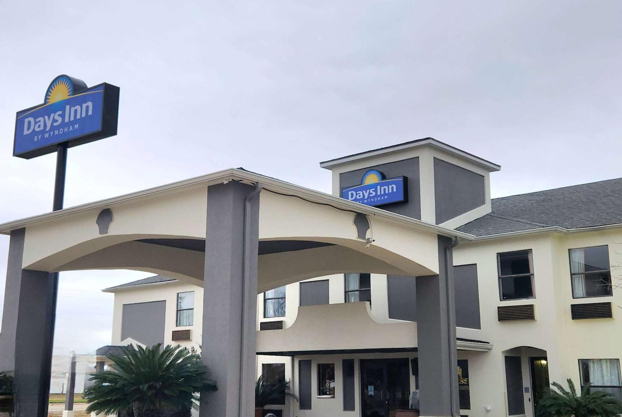 Days Inn By Wyndham Lafayette Scott Екстериор снимка