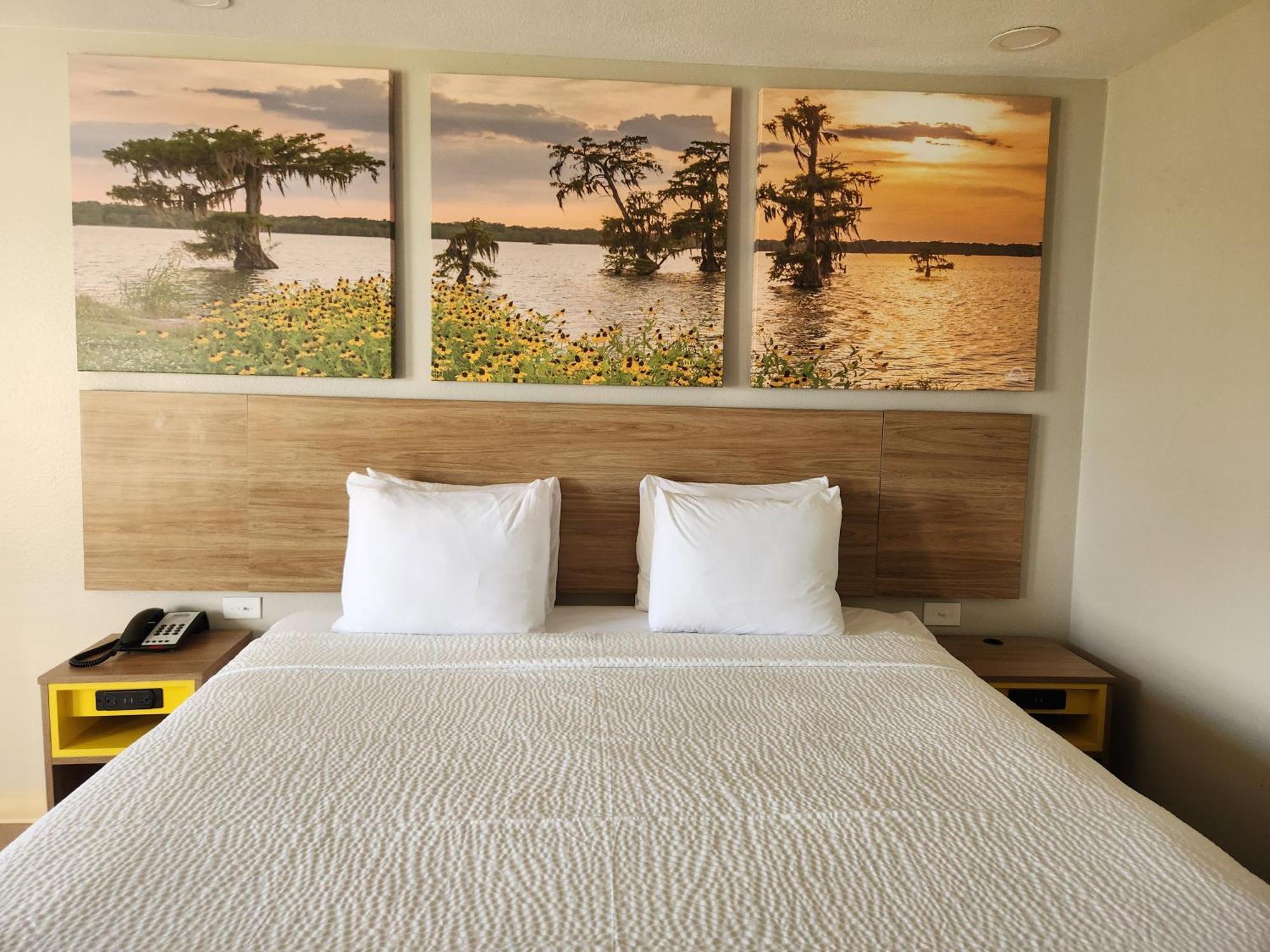 Days Inn By Wyndham Lafayette Scott Екстериор снимка