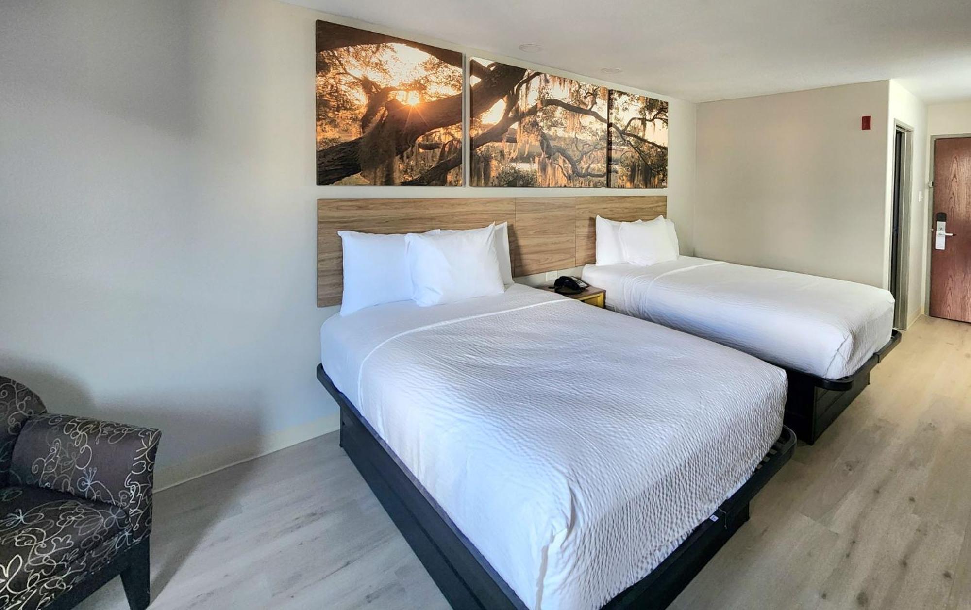 Days Inn By Wyndham Lafayette Scott Екстериор снимка