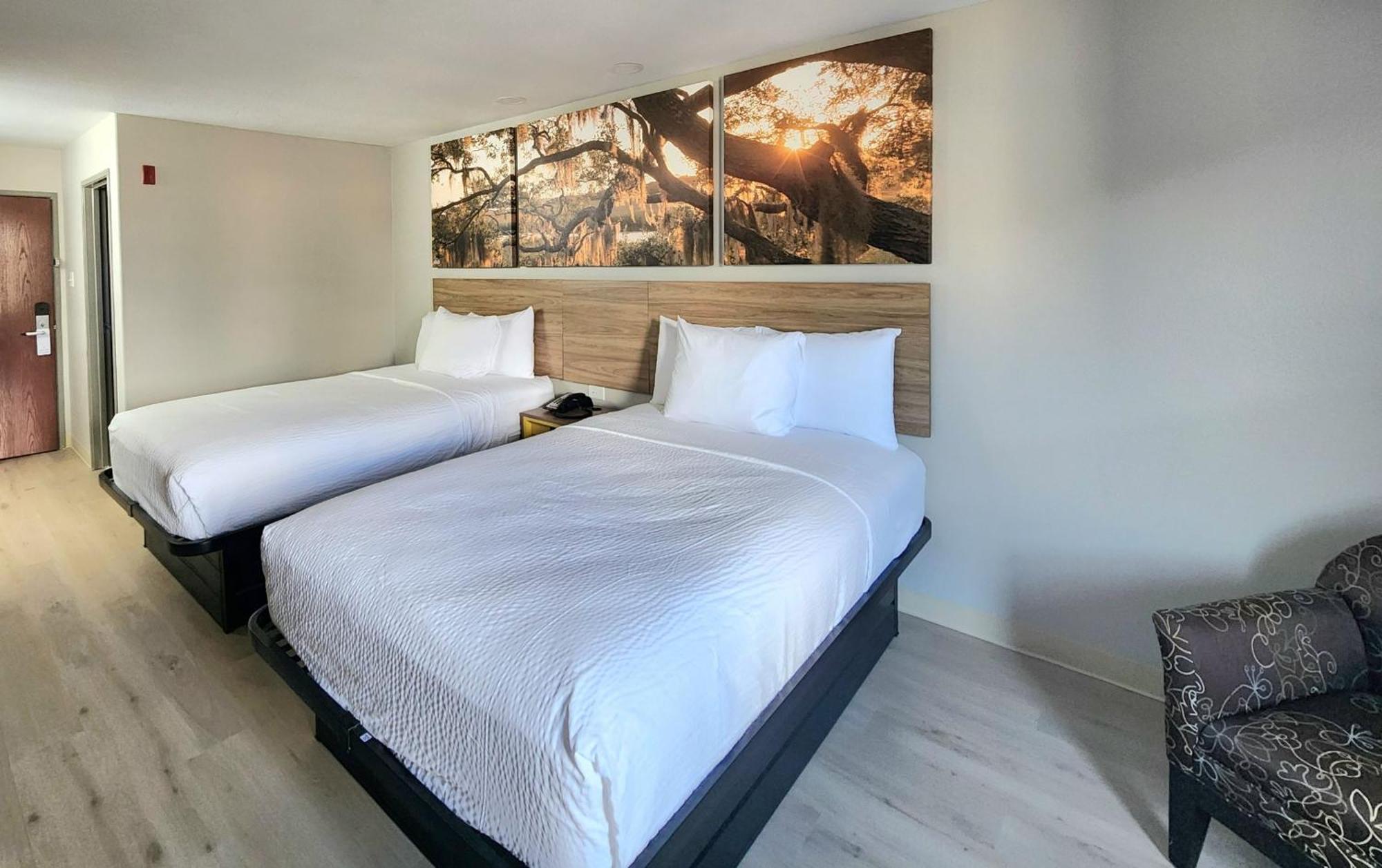 Days Inn By Wyndham Lafayette Scott Екстериор снимка