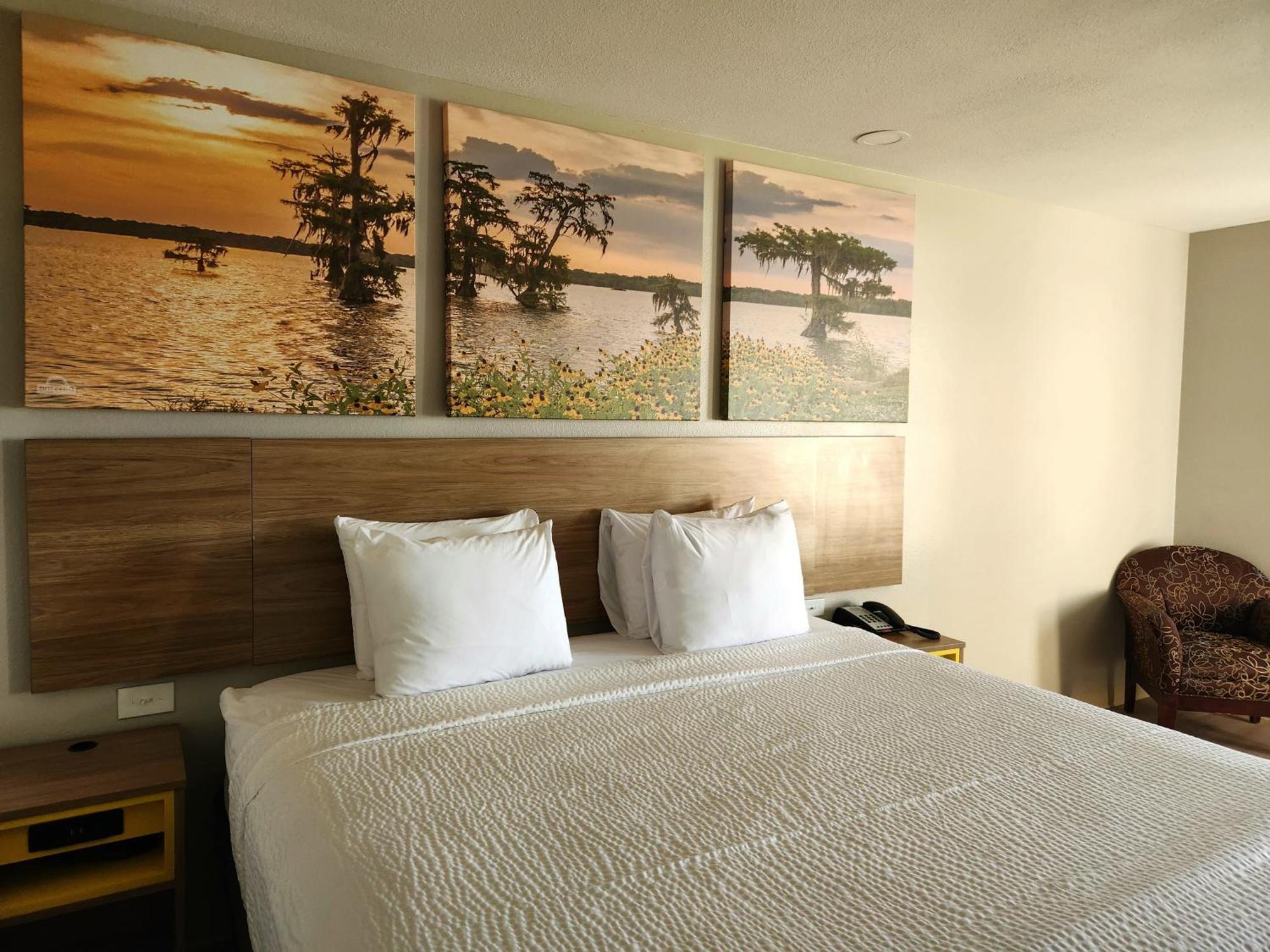 Days Inn By Wyndham Lafayette Scott Екстериор снимка